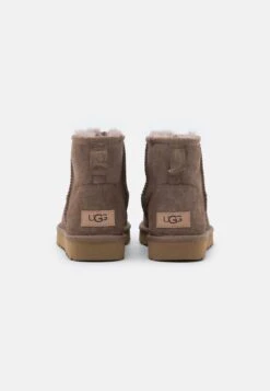 Ugg Classic Mini - Korte Laarzen - Caribou 11 Ugg Classic Mini - Korte Laarzen - Caribou -Winkel Voor Damesmode 057e19e4387449bdb4cf9b9d66cb6544