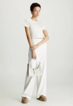 Calvin Klein Slim Scuba Open Back - T-Shirt Print - Chalk 8 Calvin Klein Slim Scuba Open Back - T-Shirt Print - Chalk -Winkel Voor Damesmode 0f607af9a7b846359e29d7b04df7431a