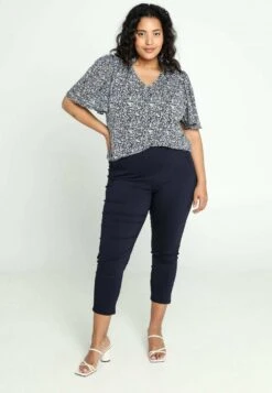 Avec Voile- Blouse - Navy 16 Avec Voile- Blouse - Navy -Winkel Voor Damesmode 18eac35c5f484e49946a66b70287a7a8