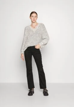 DRYKORN Far - Flared Jeans - Black -Winkel Voor Damesmode 19899ec33a97409fba259381b1e8792c