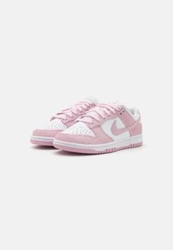 Nike Sportswear Dunk Low - Sneakers Laag - White/Pink Foam -Winkel Voor Damesmode 1d267644556f4932878f5bbeba4f2229