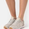 Skechers Sneakers Laag - Taupe -Winkel Voor Damesmode 1e6bd83cd8a842a69fa57a07095bda67