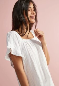 Next Square Neck Ruffle - Nachtjapon - White -Winkel Voor Damesmode 24fe4d195e4e47d395f05a7194ca3297
