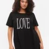 Zizzi OversizeMit Druck - T-Shirt Print - Black W Love 2 Zizzi OversizeMit Druck - T-Shirt Print - Black W Love -Winkel Voor Damesmode 261a7241ab234023ae94254fae05c421