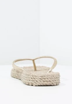 ILSE JACOBSEN Cheerful - Teenslippers - Platin 13 ILSE JACOBSEN Cheerful - Teenslippers - Platin -Winkel Voor Damesmode 28a6ed32b08b4d69925e0890c6b8b51e