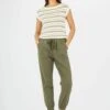 With Patch Pocket - Trainingsbroek - Verde Militare 1 With Patch Pocket - Trainingsbroek - Verde Militare -Winkel Voor Damesmode 361775ad48c445c6af80a08d69086d84