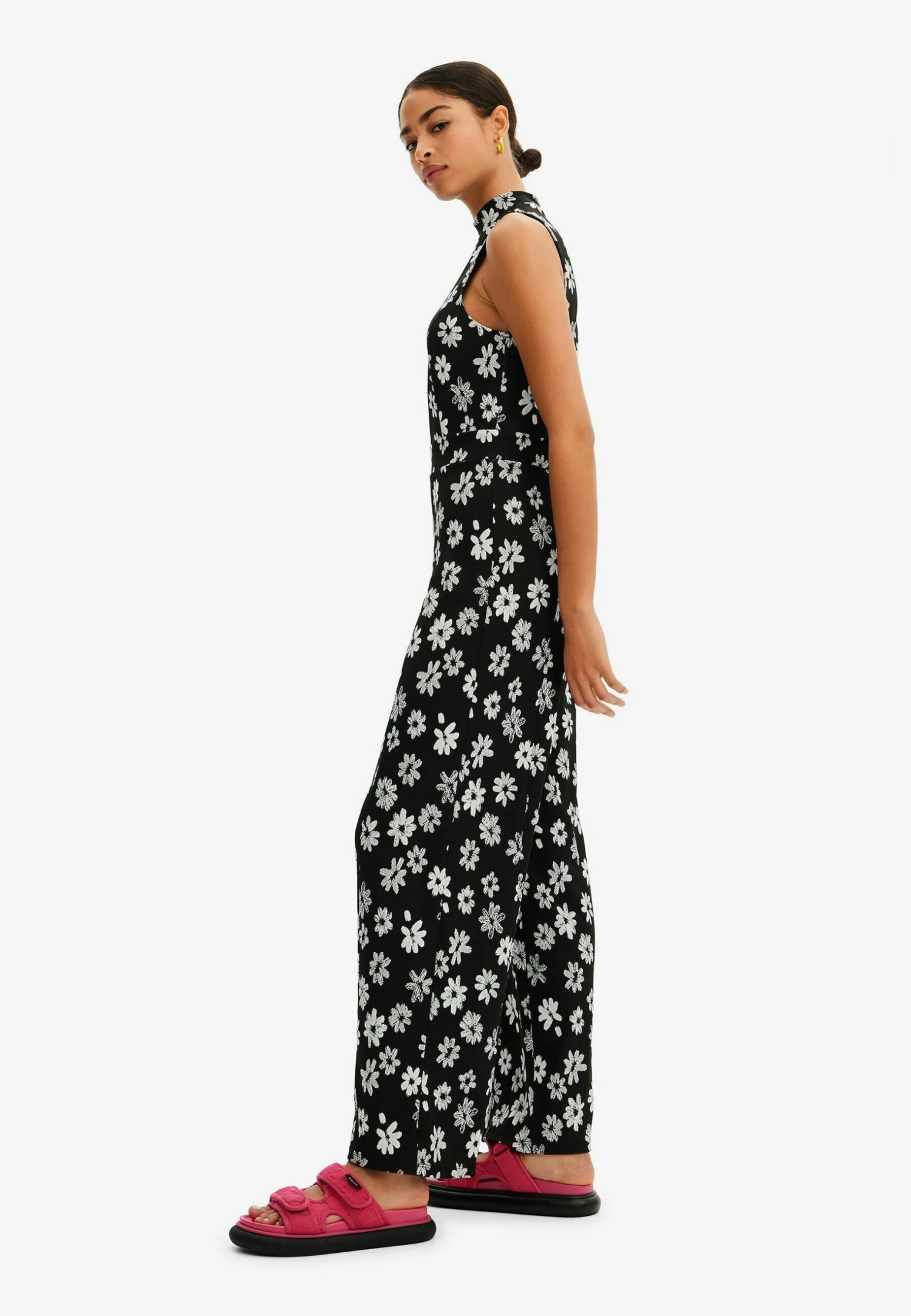 Desigual Contrast Floral Jumpsuit - Jumpsuit - Black 5 Desigual Contrast Floral Jumpsuit - Jumpsuit - Black - Afbeelding 3