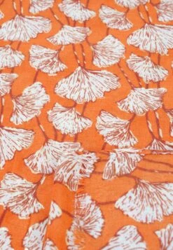 Clover - Sjaal - Orange Gold -Winkel Voor Damesmode 39b398637449454d9b346de41c87d6ab