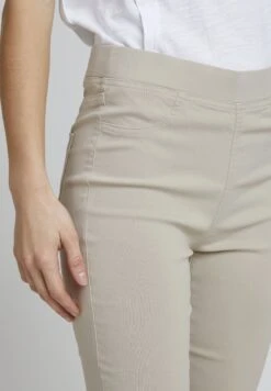 B.young Capri Bykeira Bydixi- Shorts - Cement -Winkel Voor Damesmode 3b41bc41f7e74525bc1a335c24476035