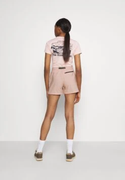 The North Face Class Belted Short- Korte Broeken - Evenng Sand Pink -Winkel Voor Damesmode 3b606f5790f240a7a14fe6c0a5b7f441