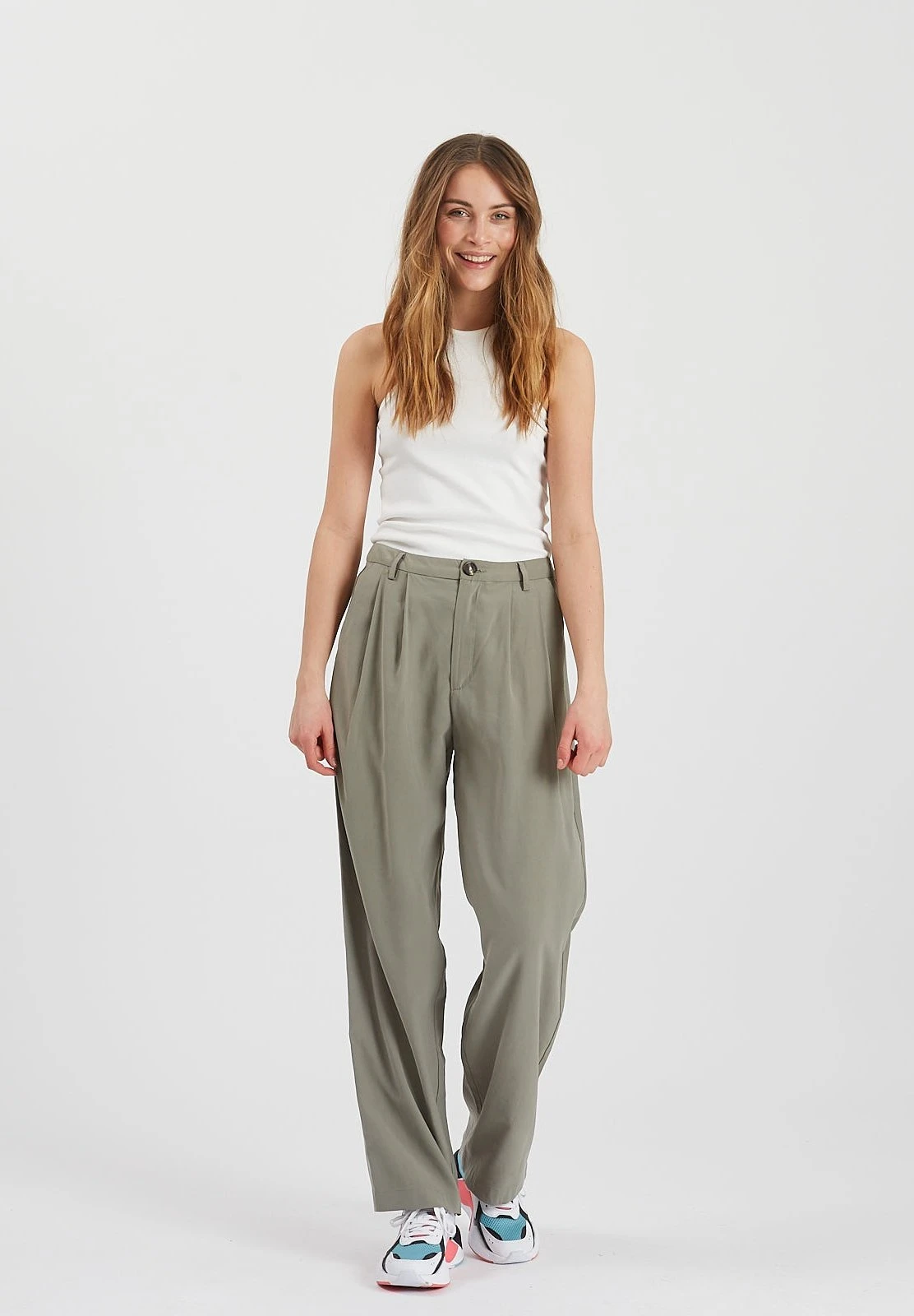 Moves Nimma - Chino - Olive Moss 3 Moves Nimma - Chino - Olive Moss