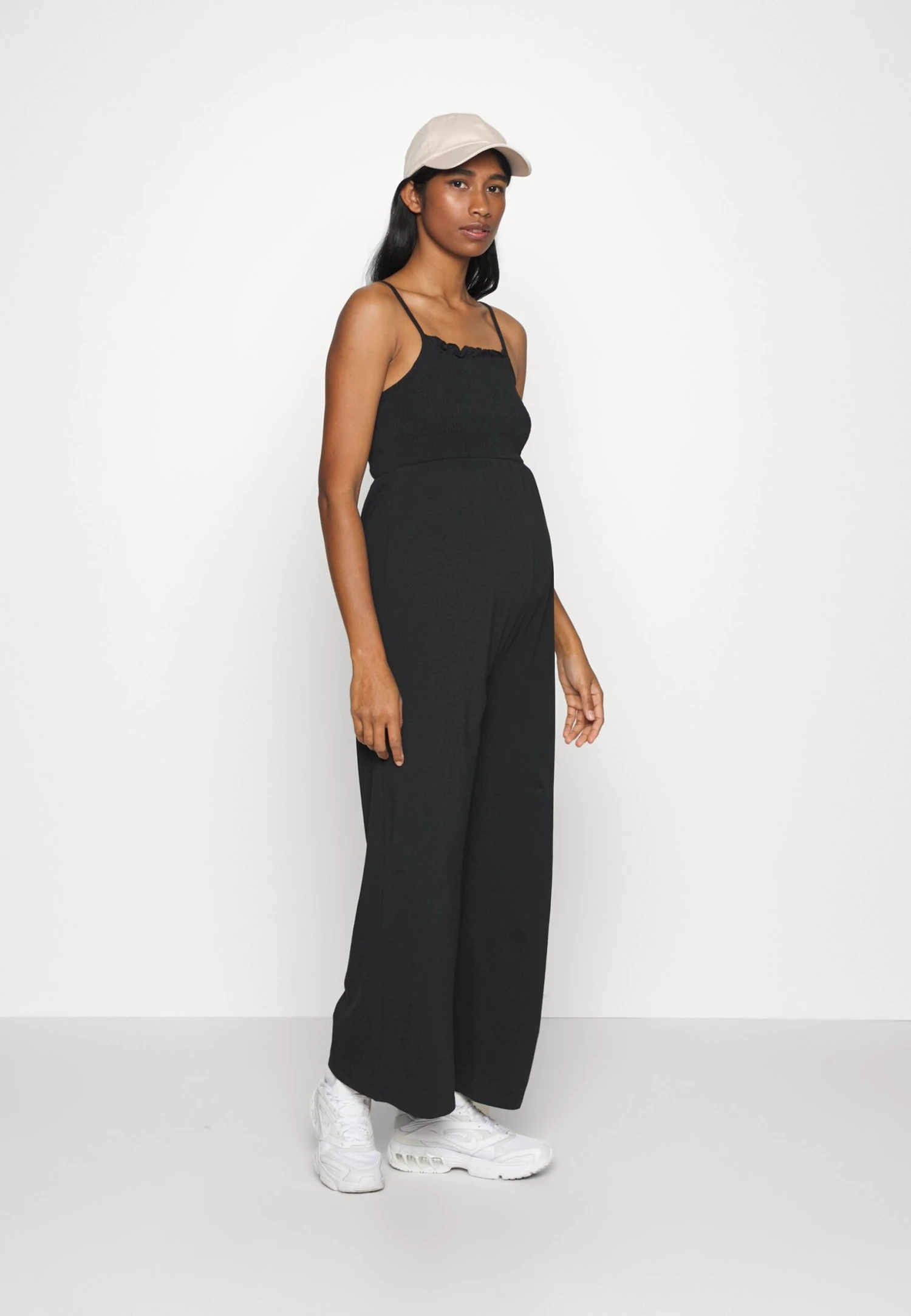 Mamalicious Mlcroco Wide Cropped Jumpsuit - Jumpsuit - Black 4 Mamalicious Mlcroco Wide Cropped Jumpsuit - Jumpsuit - Black - Afbeelding 2