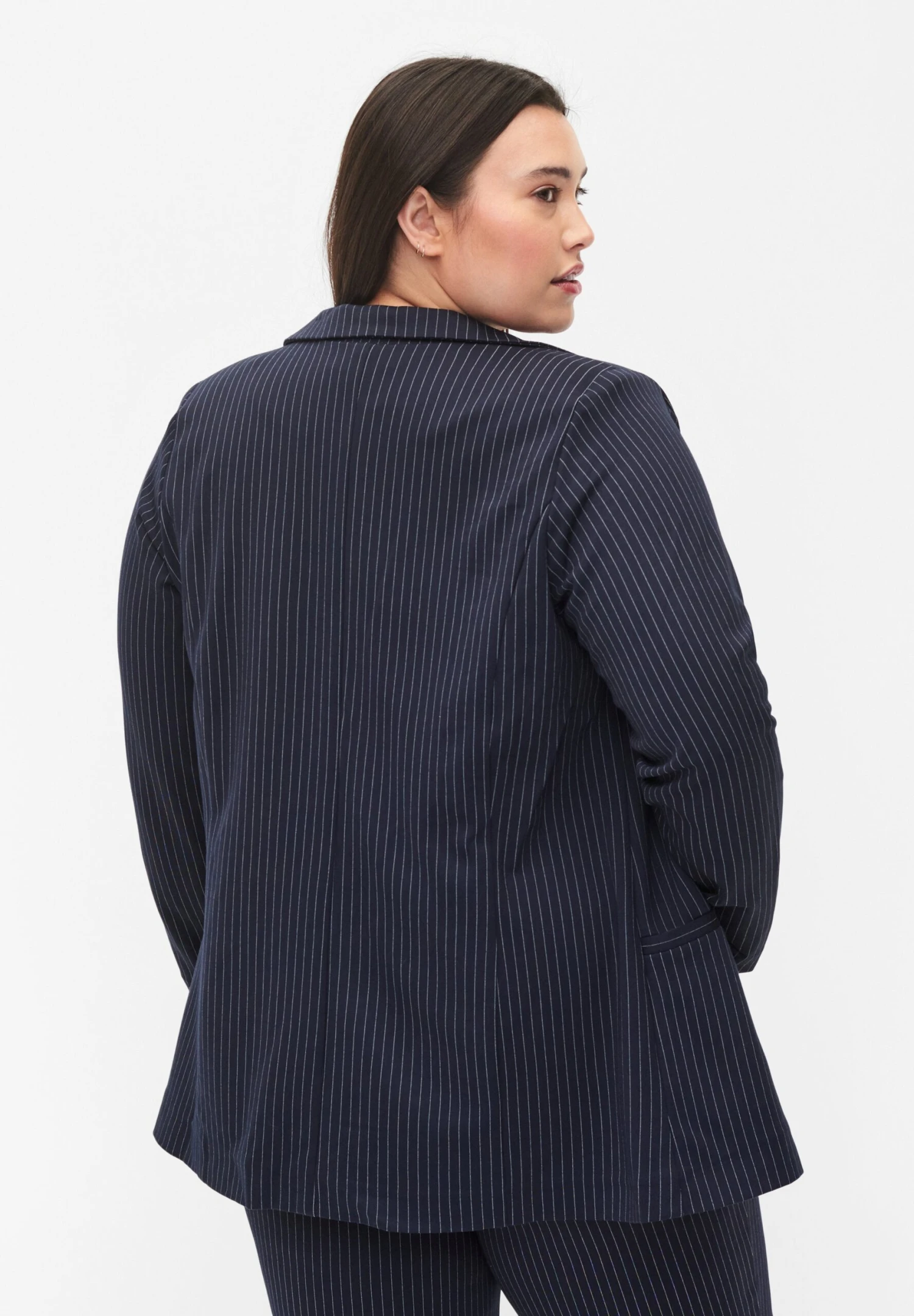 Zizzi Halflange Jas - Navy Stripe 5 Zizzi Halflange Jas - Navy Stripe - Afbeelding 3