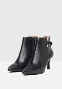 NeroGiardini Korte Laarzen - Nero 9 NeroGiardini Korte Laarzen - Nero -Winkel Voor Damesmode 465e69e246744d75b3e778d6cb4e00b5