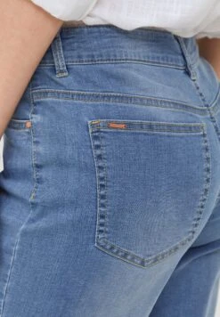 B.young Bylola Bykarise Shorts - Jeansshort - Ligth Blue Denim -Winkel Voor Damesmode 51ee67954bf24ffea333bb3f1b3497d6