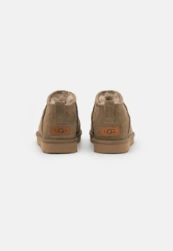 Ugg Korte Laarzen - Marrone -Winkel Voor Damesmode 55d033a2145a4c5d840dfd15f0ca981f