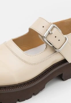 MM6 Maison Margiela Side Court Shoe - Instappers - Pebble -Winkel Voor Damesmode 5a5ef31781e347c78de4e9bcbeebd764