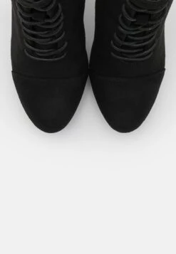 Veterboots - Black -Winkel Voor Damesmode 5d1877a5c2284f108017bb41a585090f