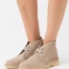 Clarks Originals Desert Boot - Sportieve Veterschoenen - Sand -Winkel Voor Damesmode 6037c8bcabc247eea6096a0979bc6219