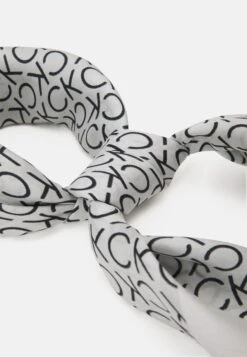 Calvin Klein Geo Minimal Logo Bandana- Halsdoek -Black -Winkel Voor Damesmode 6356327543ef46039f25d46add33c3ee