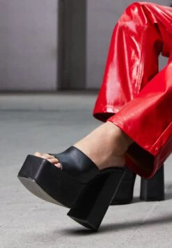 Steve Madden Trixie - Muiltjes Met Hak - Black -Winkel Voor Damesmode 6aa4f71d2329414691b310cfa80f9a42