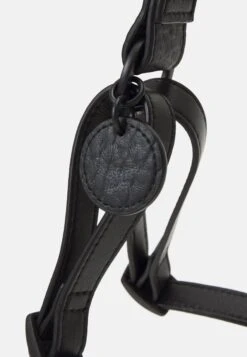 MCM Collection Others Unisex - Overige Accessoires - Black 11 MCM Collection Others Unisex - Overige Accessoires - Black -Winkel Voor Damesmode 6baacc5167ef4551a7af983a58c49c5d