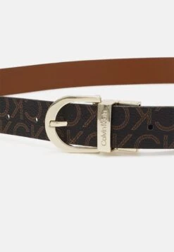 Calvin Klein Must Buckle Belt - Riem - Cognac/Brown -Winkel Voor Damesmode 6e978b0c46684cfbb5680f618815c9ea