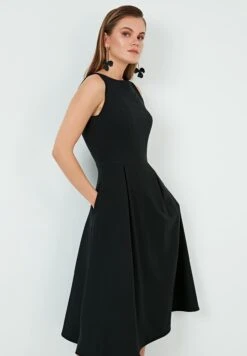 LELA Crew Neck Pleated Midi - Cocktailjurk - Black -Winkel Voor Damesmode 6e9ae0d79729410a8c52ceeb2264a85a