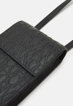 Armani Exchange Techcase Unisex - Telefoonhoesje - Black 9 Armani Exchange Techcase Unisex - Telefoonhoesje - Black -Winkel Voor Damesmode 750d22c4b77448d6920b761fb803a0da