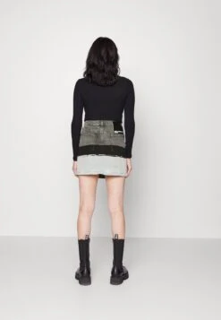 Karl Lagerfeld Jeans Paint Logo Denim Skirt - Minirok - Washed Grey -Winkel Voor Damesmode 77d152ba9dad4371bb845eafd9fb1cd9