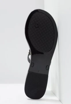 Tory Burch Mini Miller Flat Thong - Teenslippers - Perfect Black 15 Tory Burch Mini Miller Flat Thong - Teenslippers - Perfect Black -Winkel Voor Damesmode 7a9192ef76654541b6c8fcf706d249e1
