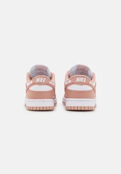 Nike Sportswear Dunk- Sneakers Laag - White/Rose Whisper -Winkel Voor Damesmode 7c2bbcc30f294bd792e4d07805cf600a