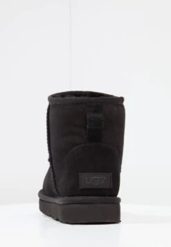 Ugg Classic Mini - Korte Laarzen - Black -Winkel Voor Damesmode 7c7e7382554e433aae7c9c33349d0382