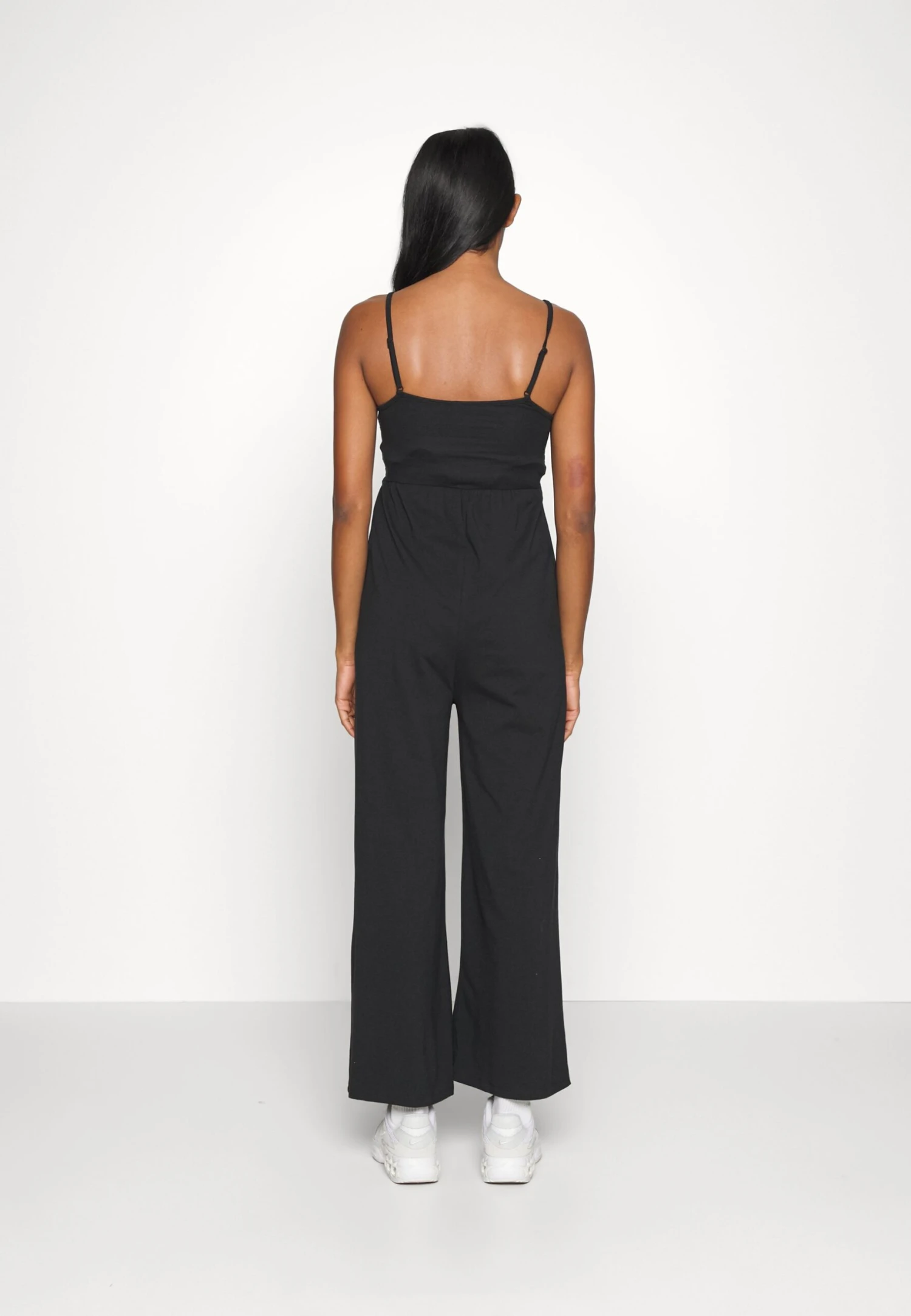 Mamalicious Mlcroco Wide Cropped Jumpsuit - Jumpsuit - Black 5 Mamalicious Mlcroco Wide Cropped Jumpsuit - Jumpsuit - Black - Afbeelding 3