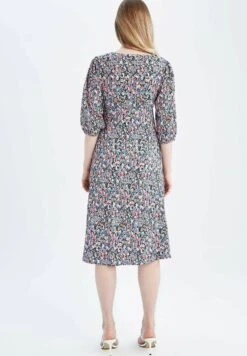 DeFacto Jurk - Pink -Winkel Voor Damesmode 860332bc5cbf436c8edc91a9fa221562