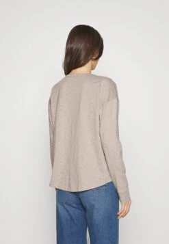 Shine Tee - Longsleeve - Quail -Winkel Voor Damesmode 874d7085021d4f3e9875509e7fa88ac0