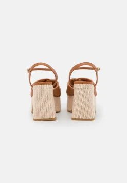 ANGEL ALARCON Sandalen Met Plateauzool - Papirus -Winkel Voor Damesmode 8922747a62a341169c6d1d710749ef7f