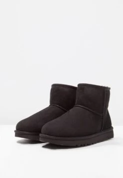 Ugg Classic Mini - Korte Laarzen - Black -Winkel Voor Damesmode 8f5f1153b2b14ed8bbfe614ef767b60c