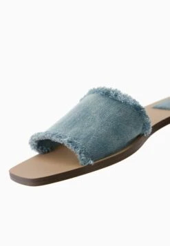 BERSHKA Muiltjes - Blue Denim 14 BERSHKA Muiltjes - Blue Denim -Winkel Voor Damesmode 9208fe47426f49c4a2d90260b1c9a001