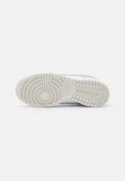 Nike Sportswear Dunk- Sneakers Laag - White/Photon Dust White -Winkel Voor Damesmode 93c35aab5e444ed1831eedf8172b7150