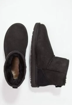 Ugg Classic Mini - Korte Laarzen - Black -Winkel Voor Damesmode 950ad258a20844d78daab006c852955d