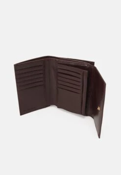 Coccinelle Rock - Portemonnee - Cola -Winkel Voor Damesmode 9b9489b85c164cdea20520ae0b7ac7e1