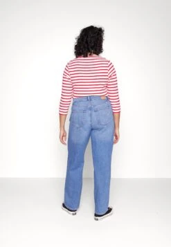 ONLY CARMAKOMA Carceleste Loose Wide- Relaxed Fit Jeans - Medium Blue Denim -Winkel Voor Damesmode 9f6d0035721049d994d684160d84eba1