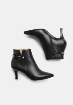 NeroGiardini Korte Laarzen - Nero 11 NeroGiardini Korte Laarzen - Nero -Winkel Voor Damesmode a52c48698c534d2b955e4af054e482c8