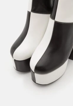 Lamoda Runway - Laarzen Met Hoge Hak - Black/White -Winkel Voor Damesmode a7a26b0cea7841f28ebd46d5678aa17d