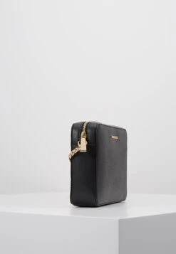 MICHAEL Michael Kors Jet Set Travel Crossbody - Schoudertas - Black 12 MICHAEL Michael Kors Jet Set Travel Crossbody - Schoudertas - Black -Winkel Voor Damesmode a7db5b71956f4f29af3d1cd05ba5d38d