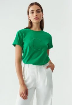 Calli Embroidered- T-Shirt Print - Apple Apple Emb -Winkel Voor Damesmode ab99e092779a440793b236344dce7370