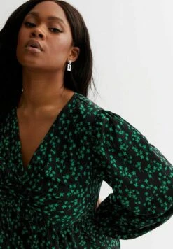 Curves Ditsy V Neck Long Sleeve Twist Front Midi- Jurk - Green Pattern 7 Curves Ditsy V Neck Long Sleeve Twist Front Midi- Jurk - Green Pattern -Winkel Voor Damesmode b5b9e155aa494f78b6defde875e347c8