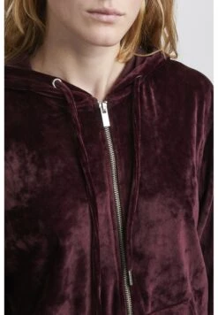 B.young Bystilla Set - Trainingspak - Winetasting -Winkel Voor Damesmode b82baba860844ada84ac5b8e475d897a