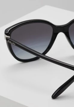 Zonnebril - Gray -Winkel Voor Damesmode c3396f0b776245d79db195d3435f2f1c